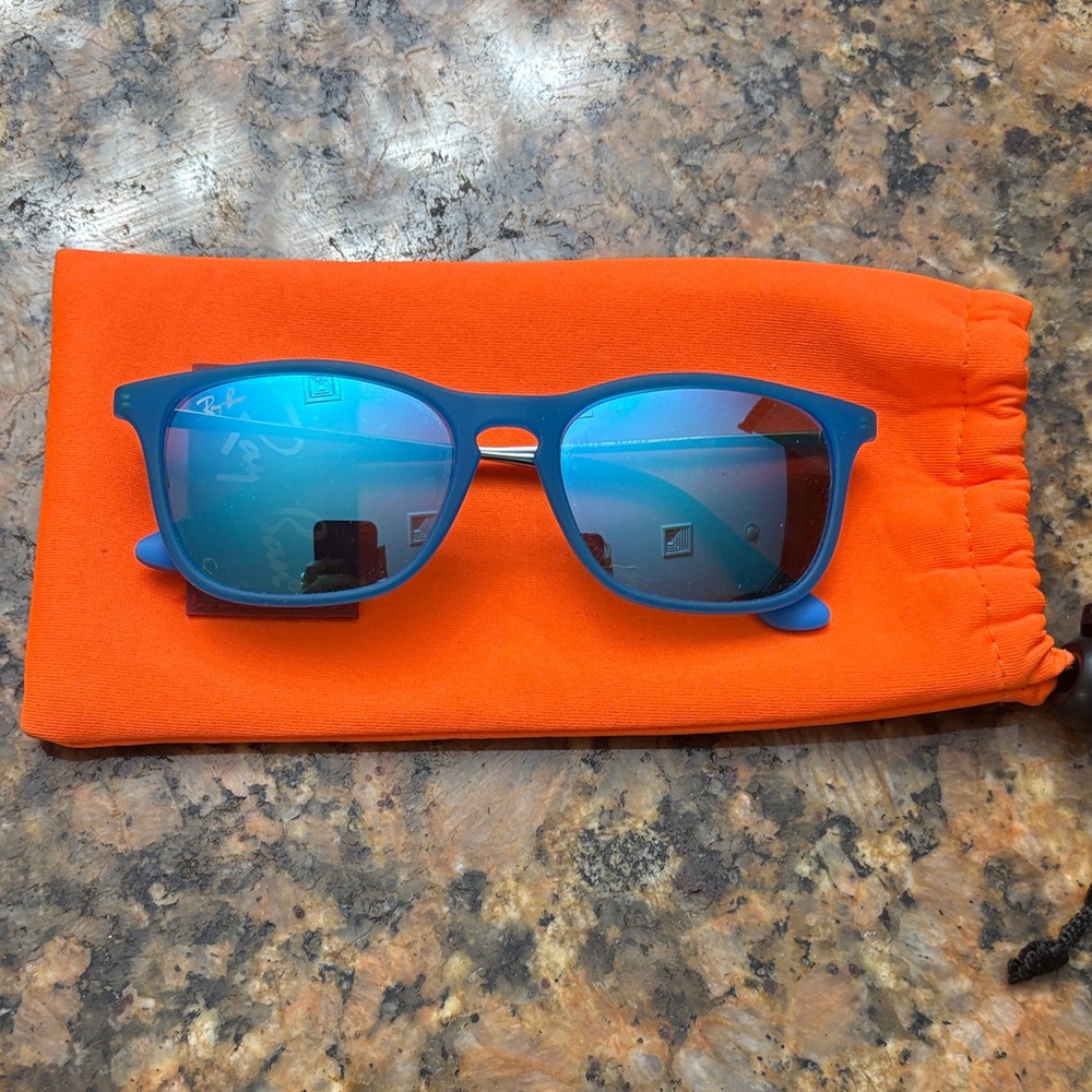 Ray-Ban Kids Sunglasses in Blue with Orange Case
